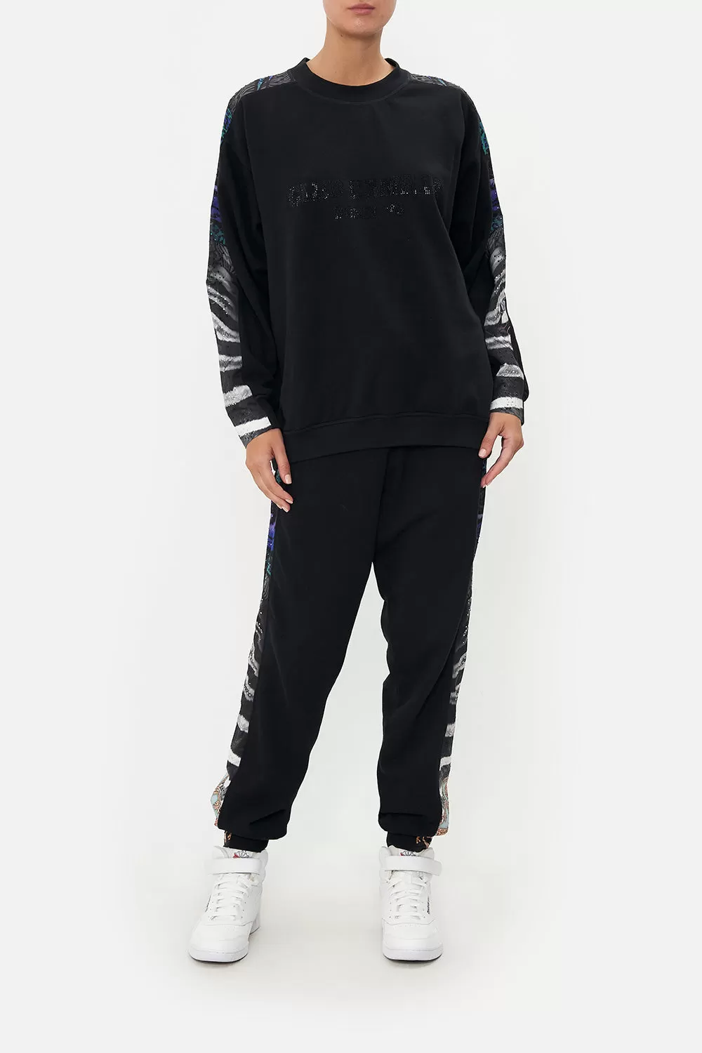 OVERSIZED SWEAT WITH CONTRAST STRIPE SHES GOT GRACE 3 OVERSIZED SWEAT WITH CONTRAST STRIPE SHES GOT GRACE