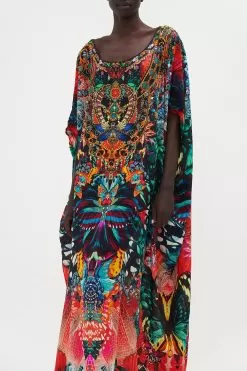 ROUND NECK KAFTAN IN A FLUTTER 12 ROUND NECK KAFTAN IN A FLUTTER -Fashion Store CAMILLA 00016998 ROUND NECK KAFTAN IN A FLUTTER 4