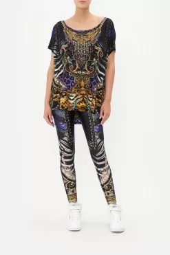 LOOSE FIT TEE SHES GOT GRACE