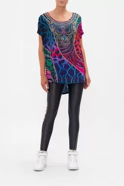 LOOSE FIT TEE UNDER THE NEON SUN