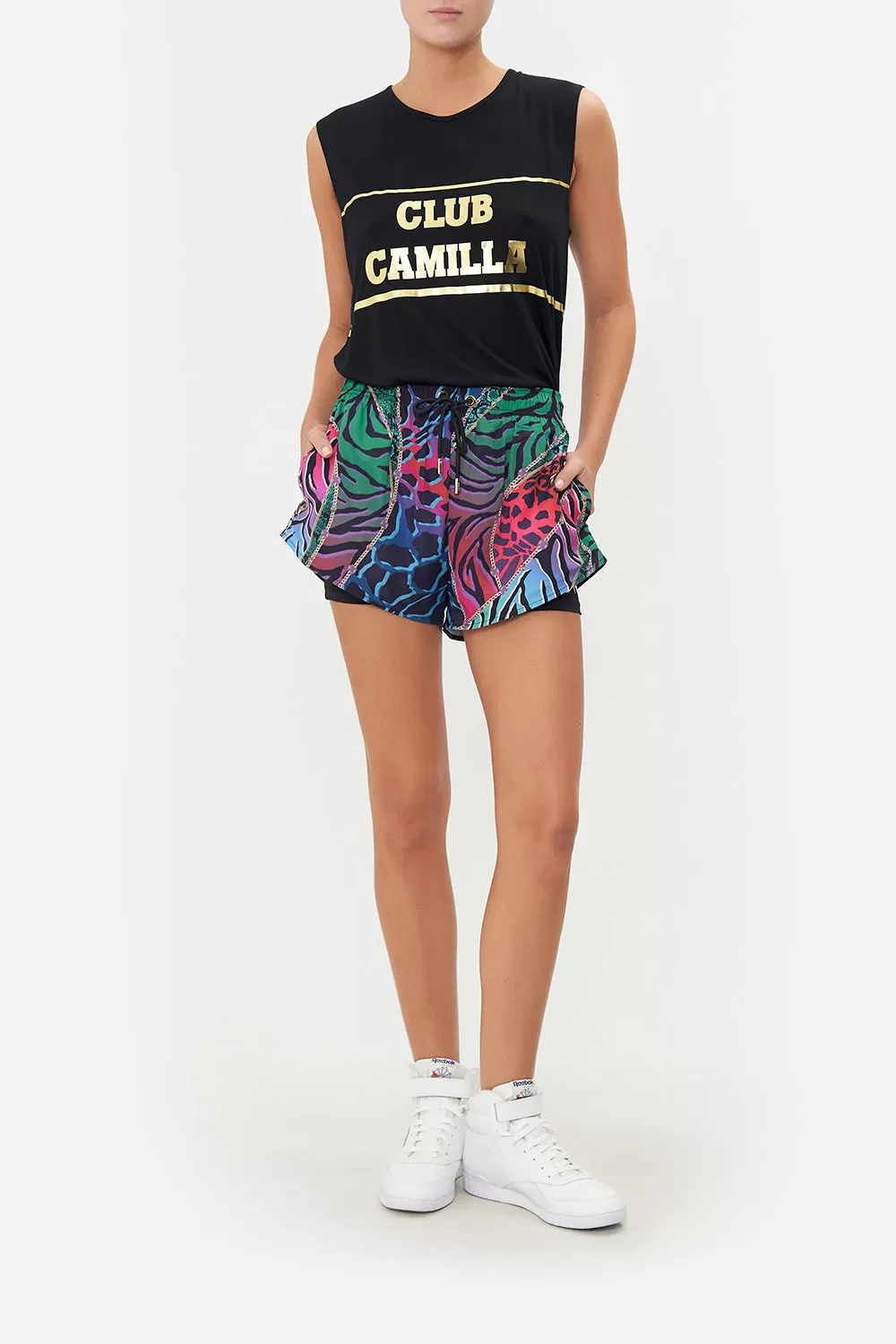 RUNNING SHORT WITH BIKE PANT UNDER THE NEON SUN