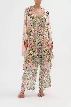 DRAMATIC SLEEVE COCOON LAYER QUEEN ATLANTIS