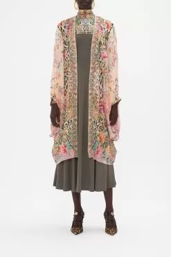 DRAMATIC SLEEVE COCOON LAYER QUEEN ATLANTIS -Fashion Store CAMILLA 00021019 DRAMATIC SLEEVE COCOON LAYER QUEEN ATLANTIS MODEST 1