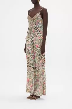 V-NECK BIAS CAMI QUEEN ATLANTIS -Fashion Store CAMILLA 00021020 V NECK BIAS CAMI QUEEN ATLANTIS 2