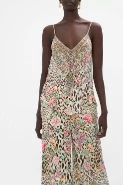 V-NECK BIAS CAMI QUEEN ATLANTIS -Fashion Store CAMILLA 00021020 V NECK BIAS CAMI QUEEN ATLANTIS 4