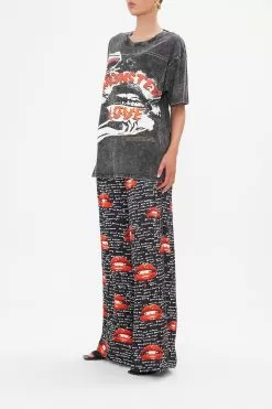 OVERSIZE BAND TEE - ACID WASH CHAOS MAGIC -Fashion Store CAMILLA 00021041 CHAOSMAGIC OVERSIZEBANDTEE 2