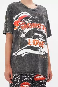 OVERSIZE BAND TEE - ACID WASH CHAOS MAGIC -Fashion Store CAMILLA 00021041 CHAOSMAGIC OVERSIZEBANDTEE 5