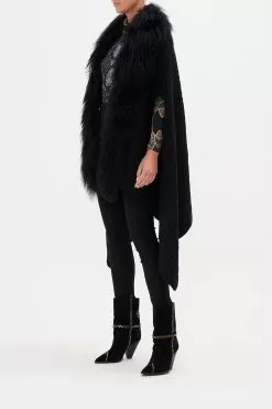 SHEARLING CAPE BOSS OF THE BRUMBIES -Fashion Store CAMILLA 00022076 SHEARLING CAPE BOSS OF THE BRUMBIES 2