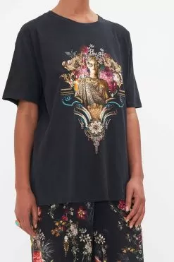 ORGANIC COTTON OVERSIZE BAND TEE A NIGHT AT THE OPERA -Fashion Store CAMILLA 00024132 ANIGHTATTHEOPERA OVERSIZEBANDTEE SOLIDBLACK 5