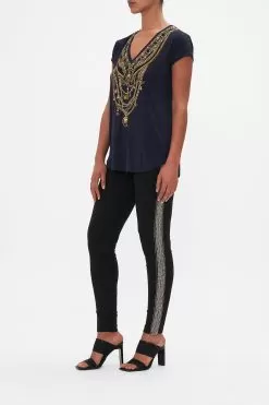 V-NECK TEE DUOMO KALEIDO -Fashion Store CAMILLA 00024217 DUOMOKALEIDO V NECKTEE 3