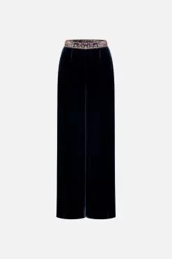 STRAIGHT LEG RELAXED TROUSER PLAY YOUR CARDS RIGHT 11 STRAIGHT LEG RELAXED TROUSER PLAY YOUR CARDS RIGHT -Fashion Store CAMILLA 00026624 STRAIGHT LEG RELAXED TROUSER VELVET FLOW PLAY YOUR CARDS RIGHT GHOST 1