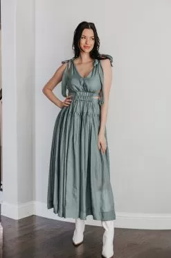 Life Of Riley Open Back Tie Maxi Dress -Fashion Store D855ECB1 D8DC 425E 9855 9D1B003DF978