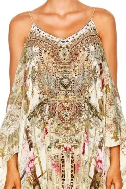 SHOESTRING STRAP KAFTAN GIRL IN THE GARDEN -Fashion Store shot 40 391 1 f8afefe9 2b49 424d 92b8 519b54e1bdf9