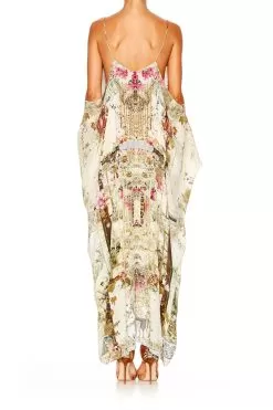 SHOESTRING STRAP KAFTAN GIRL IN THE GARDEN -Fashion Store shot 40 393 7b17a382 a1aa 482f bb05 71b8266683e1