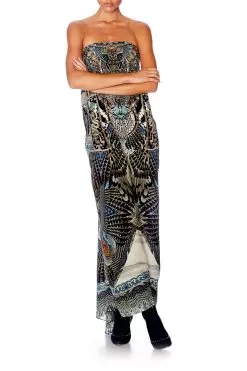 ROUND NECK KAFTAN GIRL ON THE WING -Fashion Store shot 50 480 b8ed1a4a e42c 4a81 ab9d e696de5a4209